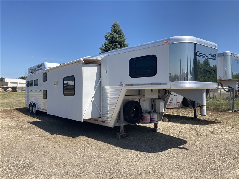 Used Horse trailers for sale in MN