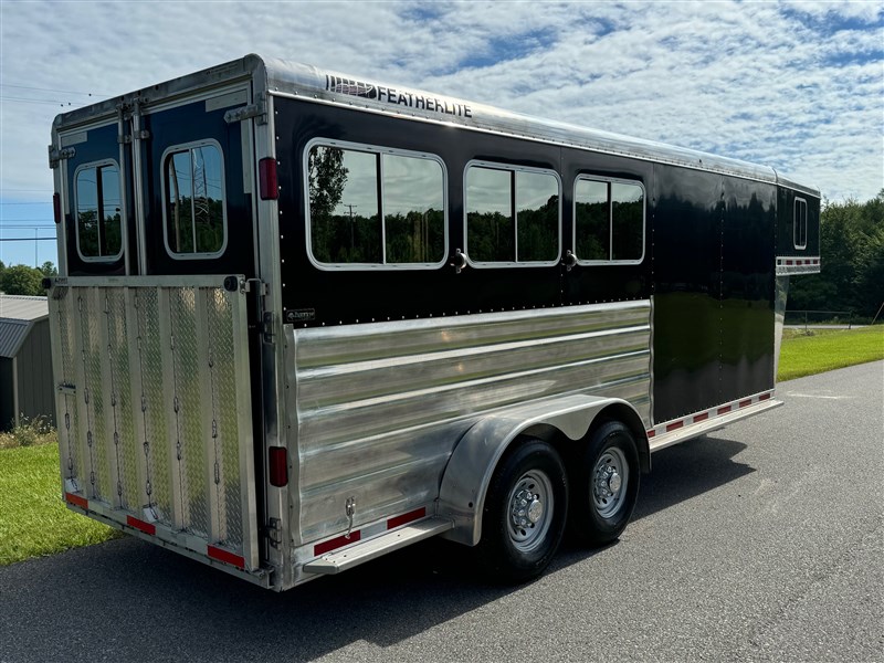 2012 Featherlite (8533) 3 HORSE SLANT GOOSENECK w RAMP