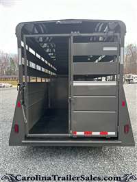 2025 Valley 20' stock gooseneck trailer, 7'6" tall, mats