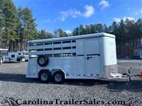 2026 3 horse Valley 3800 3 Horse Economy Dressing Room and Rear Slider