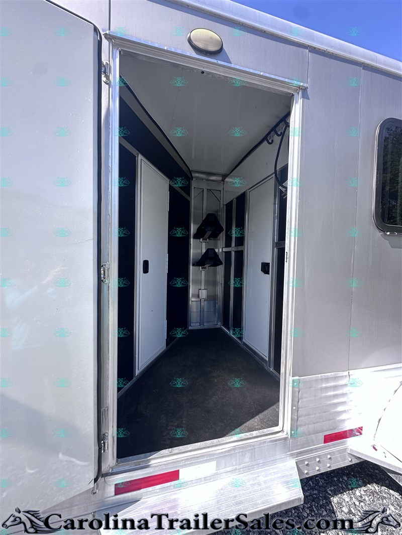 2023 Shadow 2h straight load 10.5' lq, slide, midtack