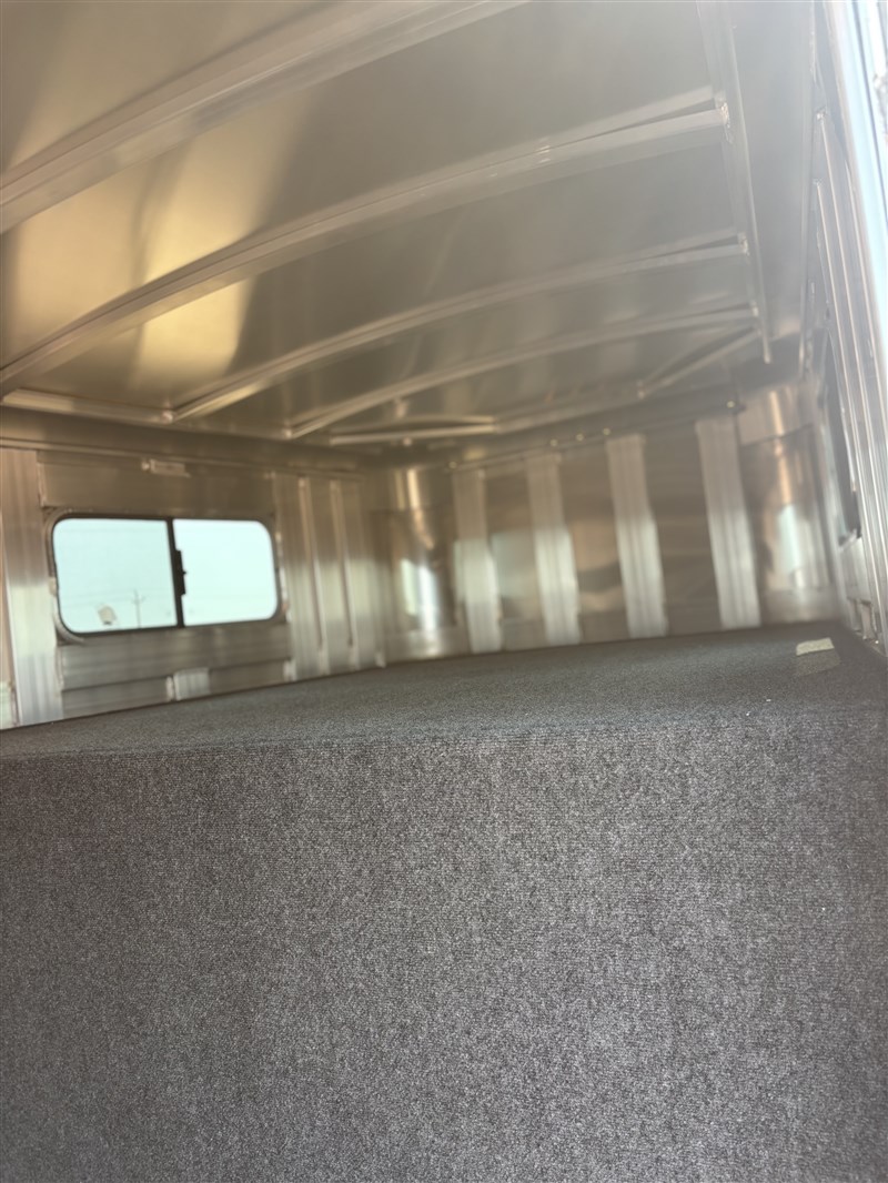 Trailer Photo 9