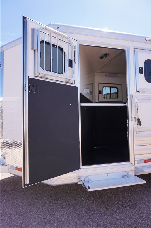 2024 Cimarron 3 horse norstar bp trailer