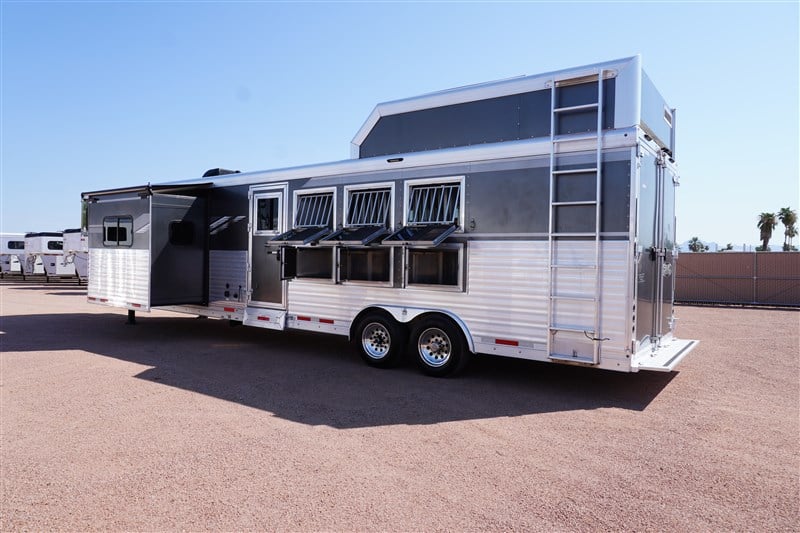 2020 smc laramie 15' sw 4 horse w/ gen, hay pod, full rear