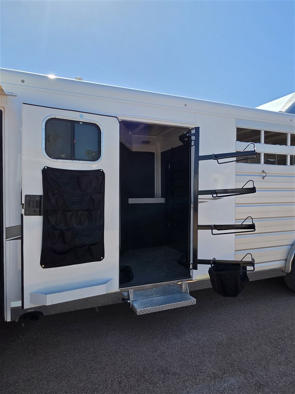 2019 Trails West santa fe 11' sw 15' stock back living quarter