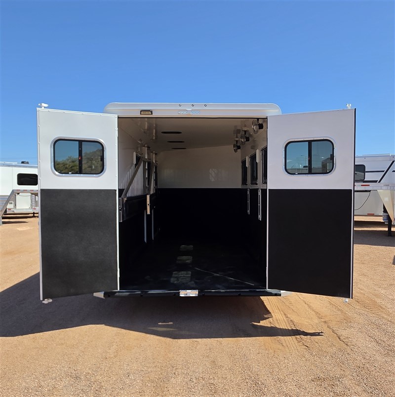 2027 Trails West sierra ii 3 horse warmblood height