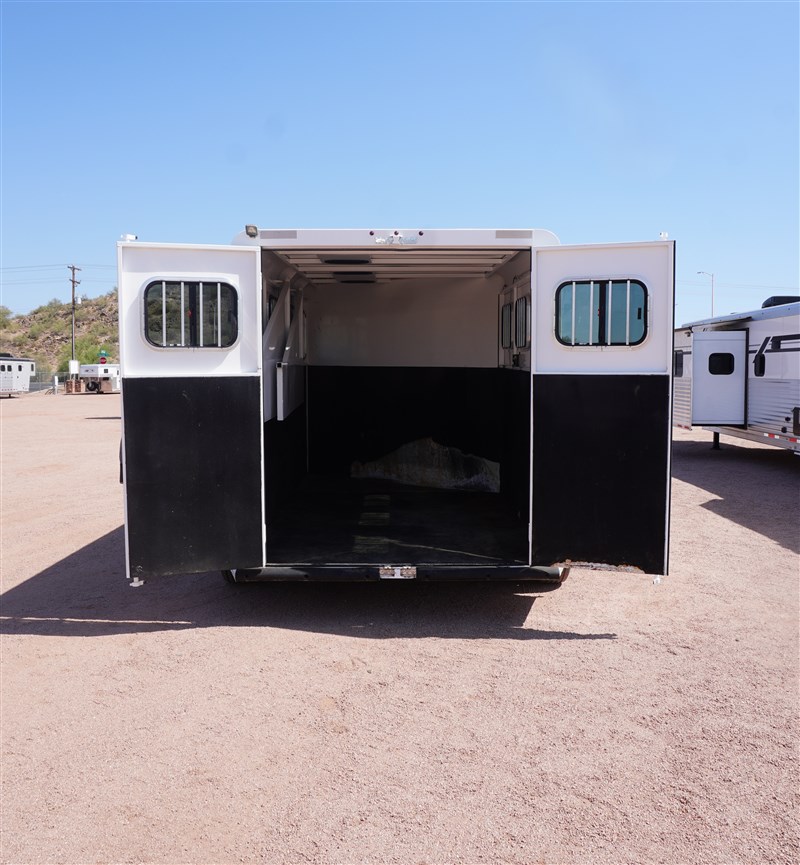 2017 Trails West adventure mx 3 horse gooseneck