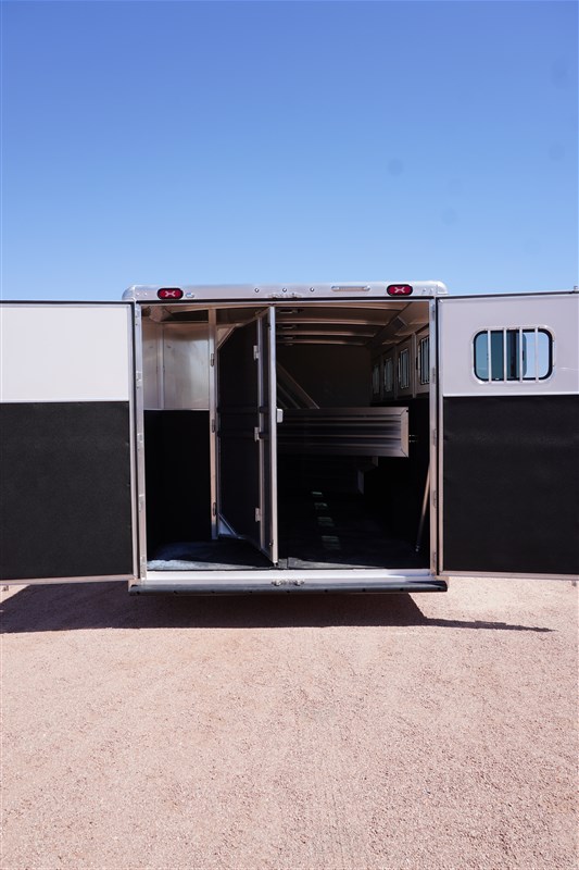 Trailer Photo 5