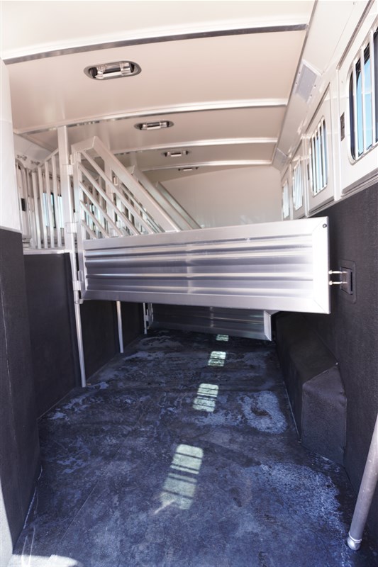 Trailer Photo 10
