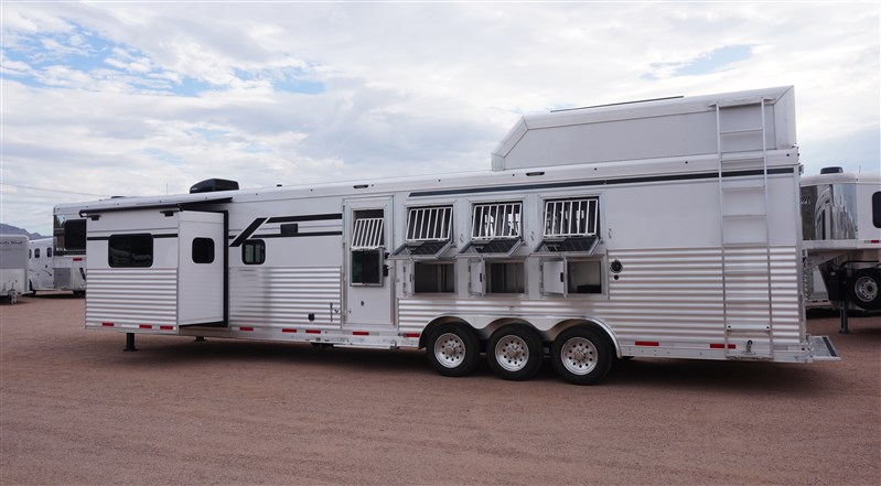 Trailer Photo 2