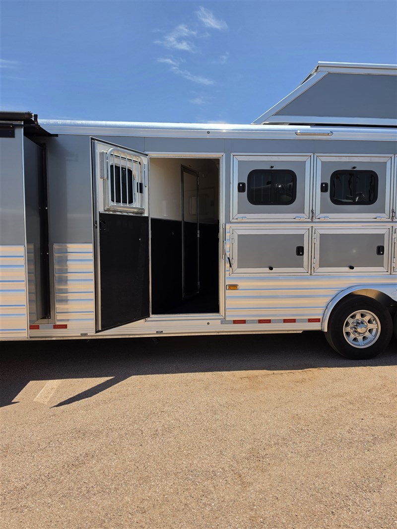 Trailer Photo 3