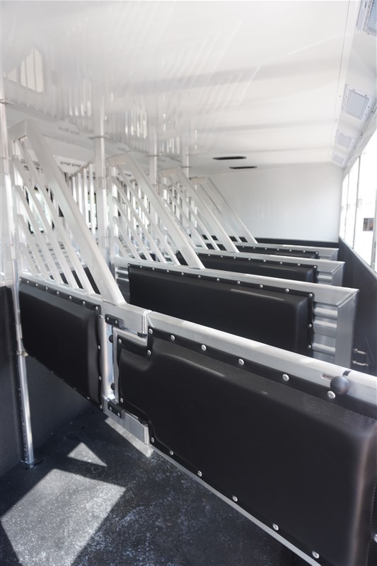 Trailer Photo 13
