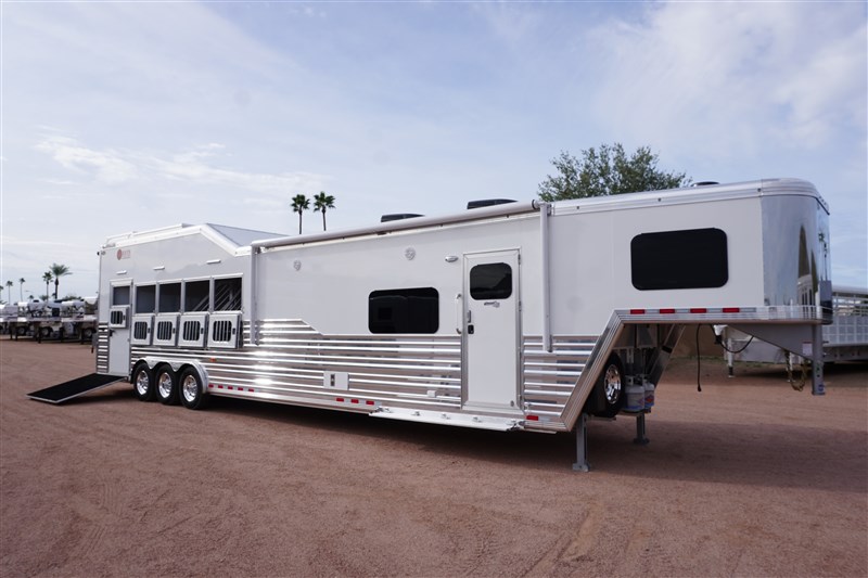 Trailer Photo 8