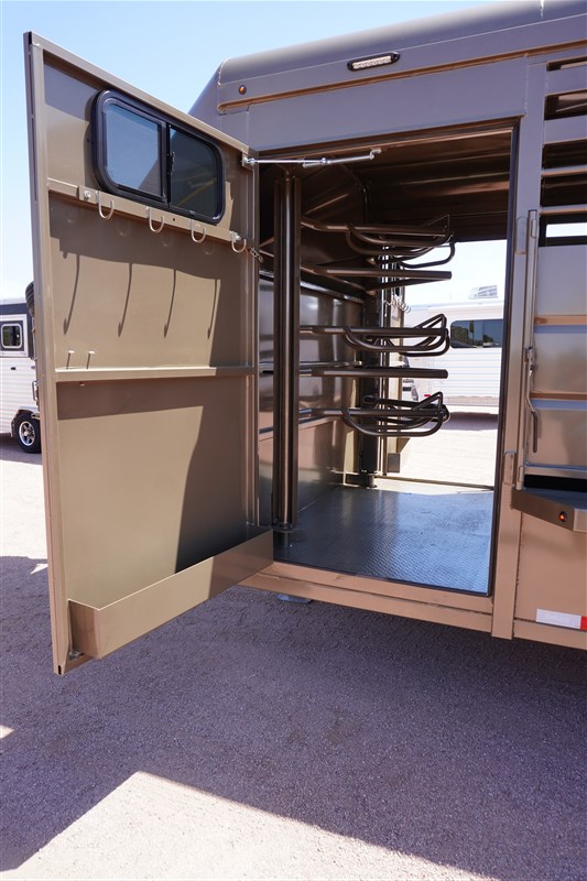 Trailer Photo 12