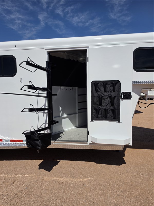 Trailer Photo 11