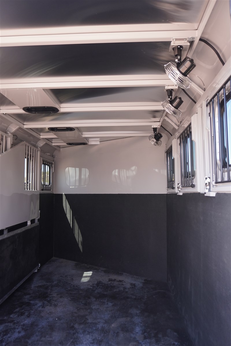 Trailer Photo 6
