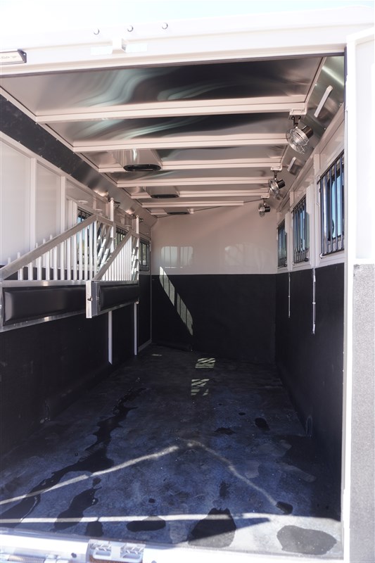 Trailer Photo 6