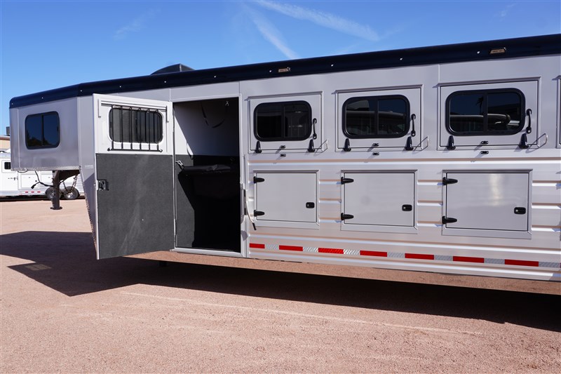Trailer Photo 3