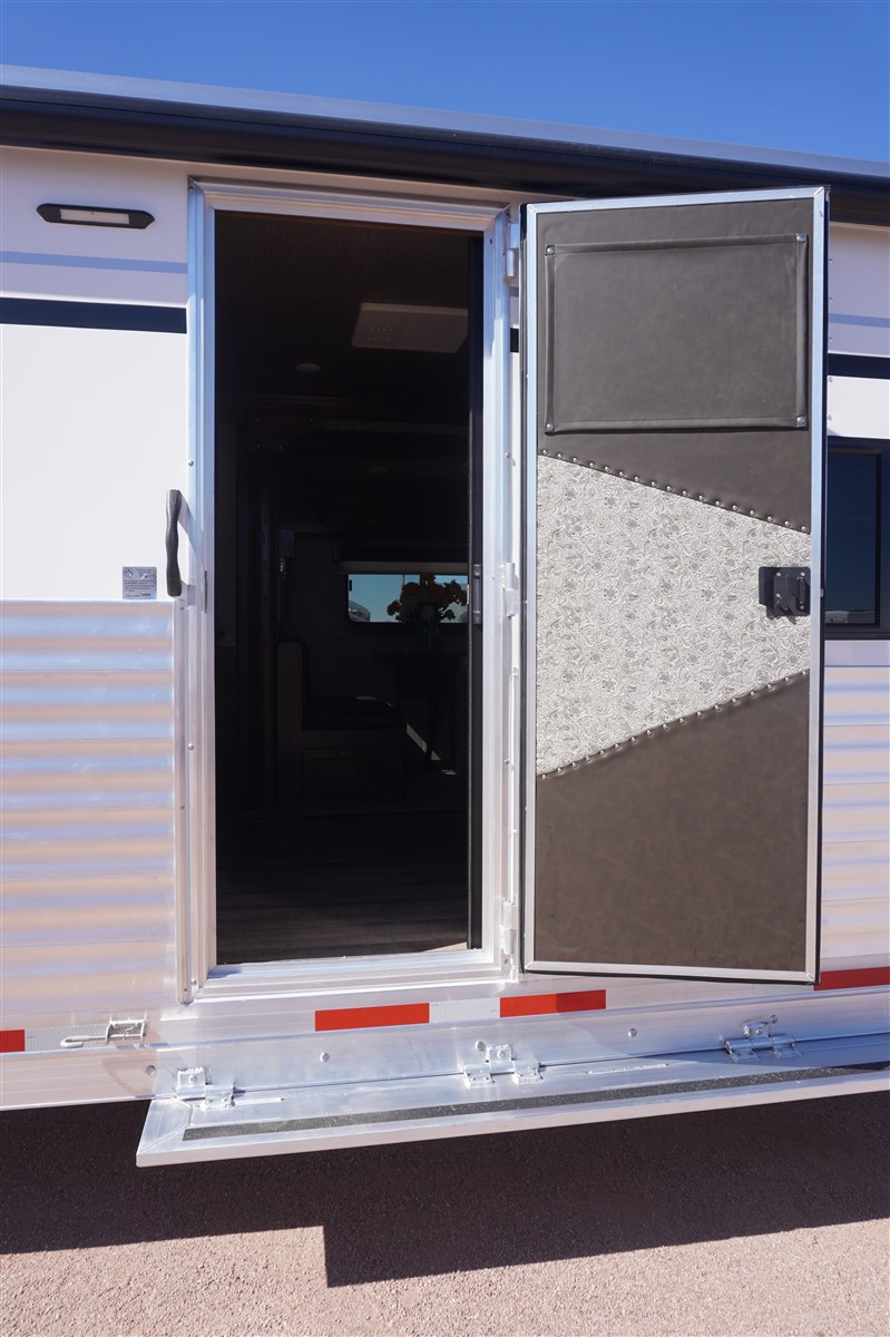 Trailer Photo 12