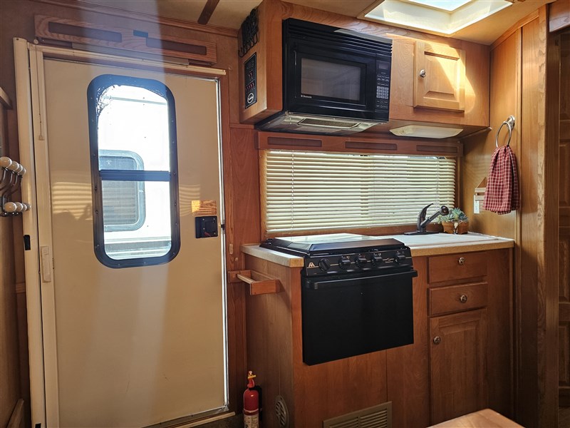 Trailer Photo 16