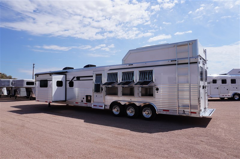 Trailer Photo 2