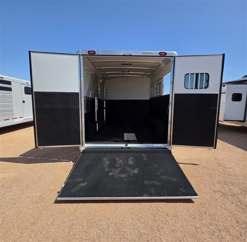 Trailer Photo 4