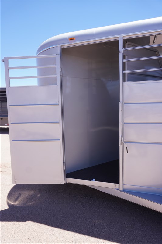 Trailer Photo 3