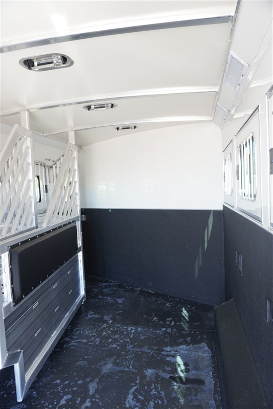 Trailer Photo 7