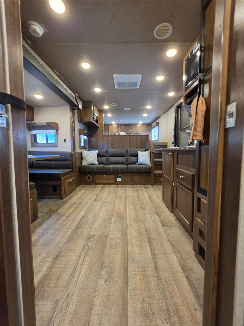 Trailer Photo 25