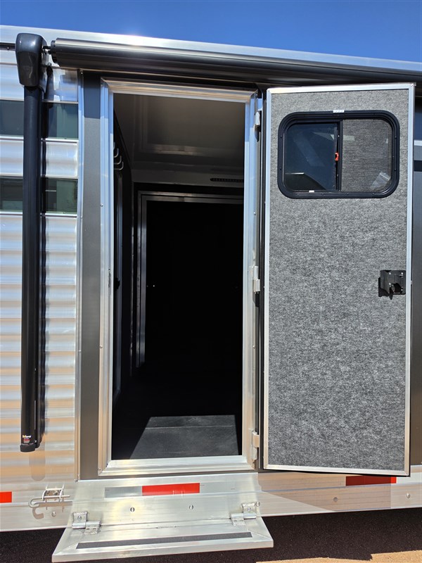 Trailer Photo 11