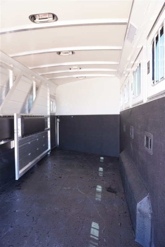 Trailer Photo 6
