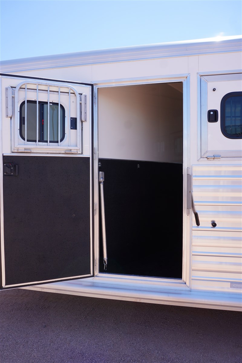Trailer Photo 3