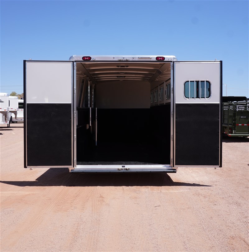 Trailer Photo 5