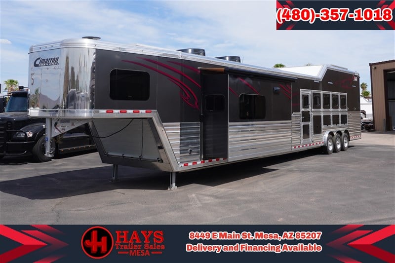 2024 Cimarron 20' SW 5 Horse Living Quarter W/ Bunk, Sofa & More