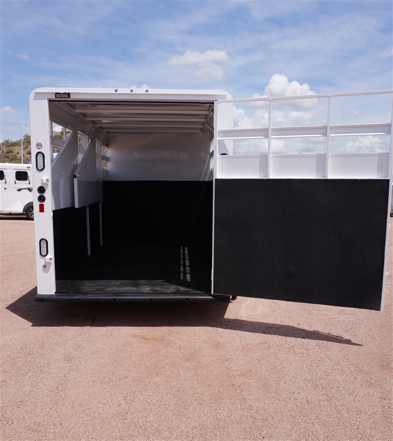 Trailer Photo 4