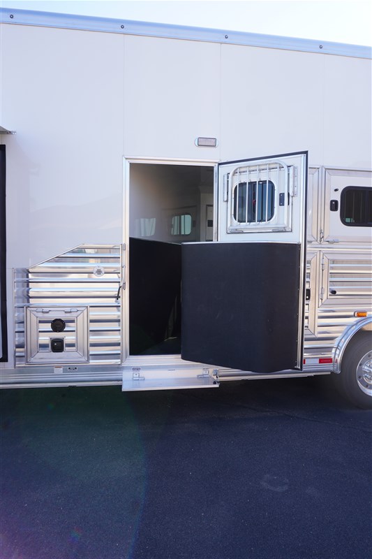 Trailer Photo 3