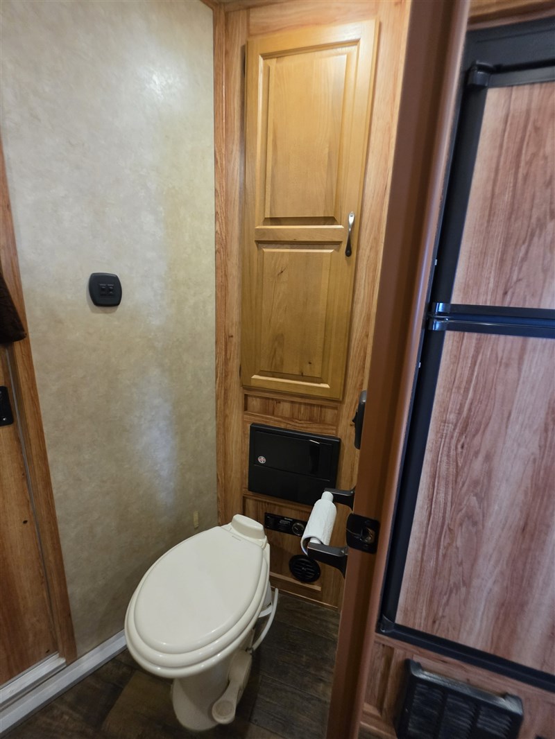 Trailer Photo 19
