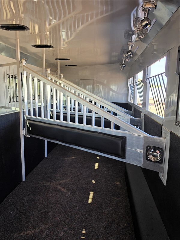 Trailer Photo 12