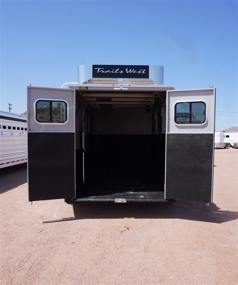 Trailer Photo 4