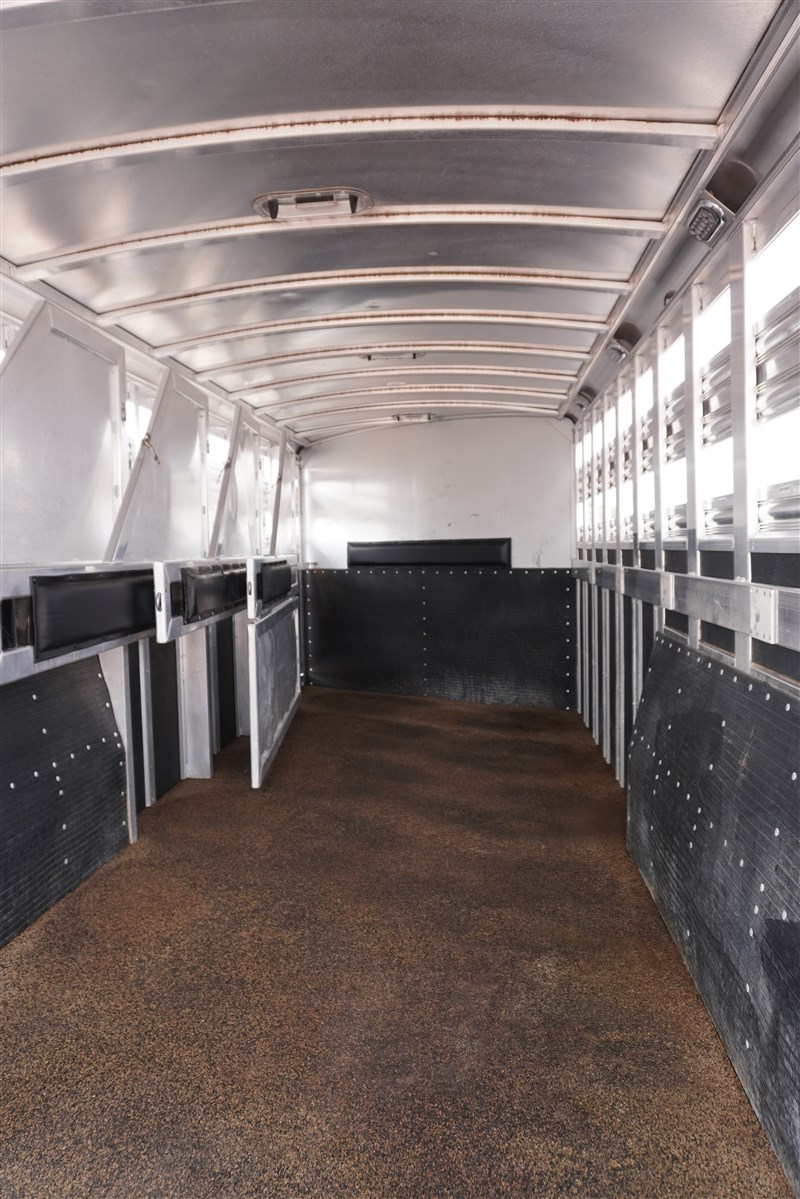 2020 Platinum Coach 6 Horse Gooseneck | Horse Trailer World
