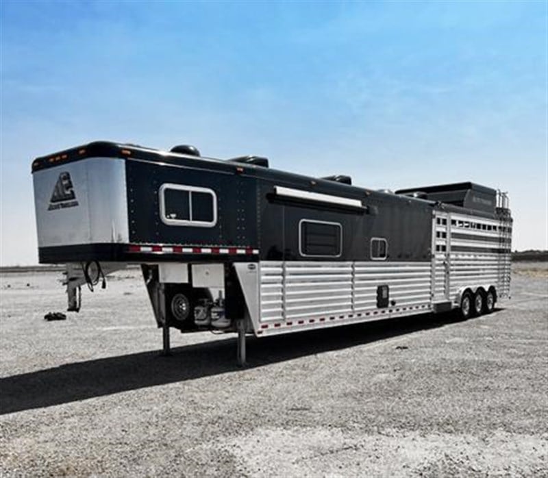 2014 Elite living quarter horse trailers