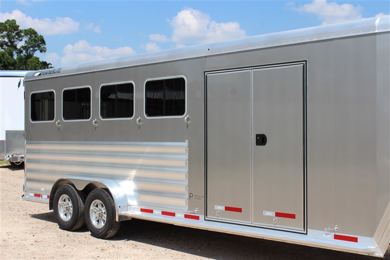 Trailer Photo 2