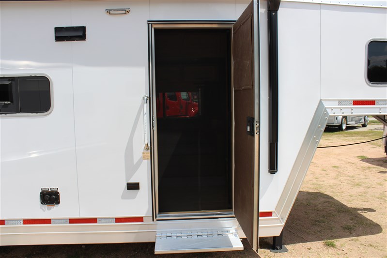 Trailer Photo 16