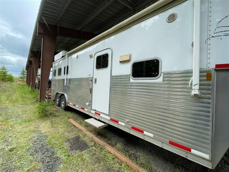 2008 Sooner 2008 sooner 8311 11' lq. 8' tall! beautiful interi