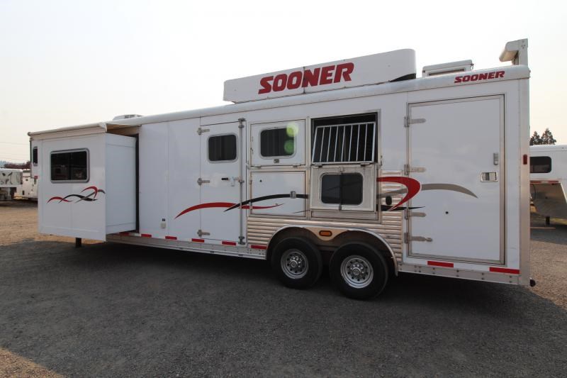 2007 Sooner 2007 sooner 8313.5s 3 horse trailer w/slide-13.5'