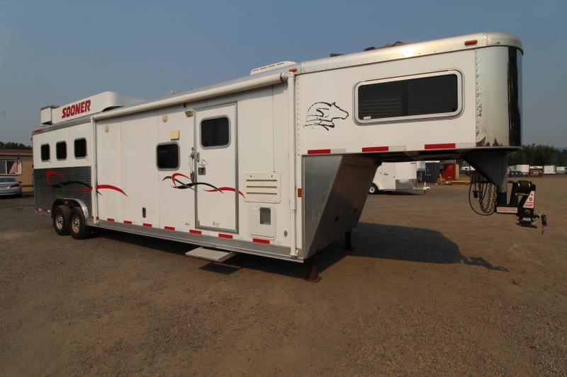 2007 Sooner 2007 sooner 8313.5s 3 horse trailer w/slide-13.5'