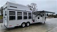 2025 4 horse SMC REDUCED $9000! Laramie 8413SSR-BEAUTIFUL INTERIOR.
