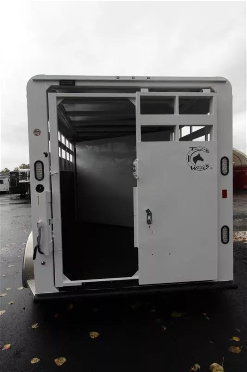 2026 Trails West adventure ii 14' stock trailer w/ swinging tack wa