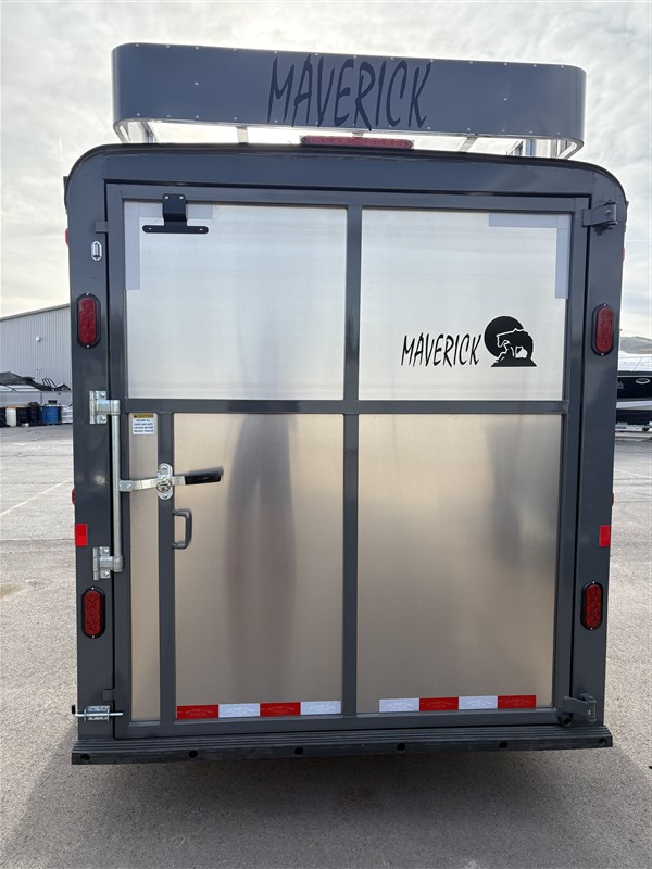 2026 Maverick 4 horse side tack gooseneck
