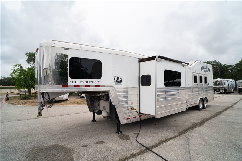 Trailer Photo 2